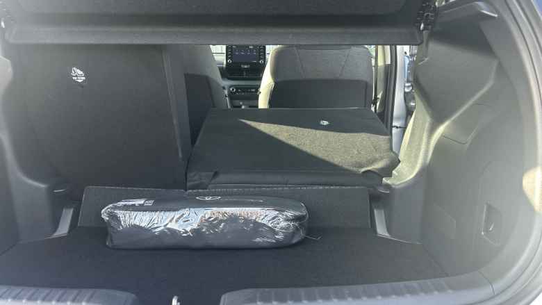 Toyota Yaris 1.5 Hybrid Design 5dr CVT Hybrid Hatchback